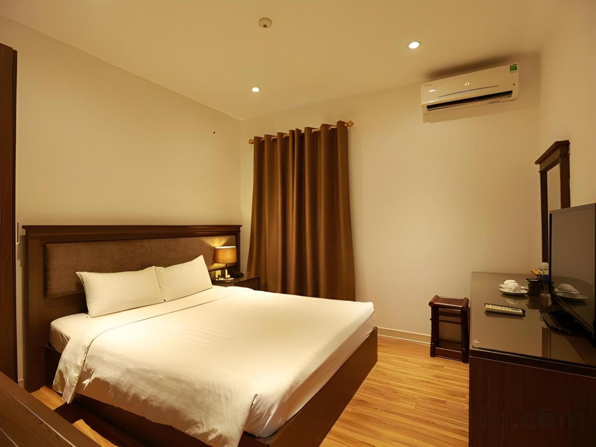 Collection O Le Grand Hanoi Hotel - The Tryst Bagian luar foto