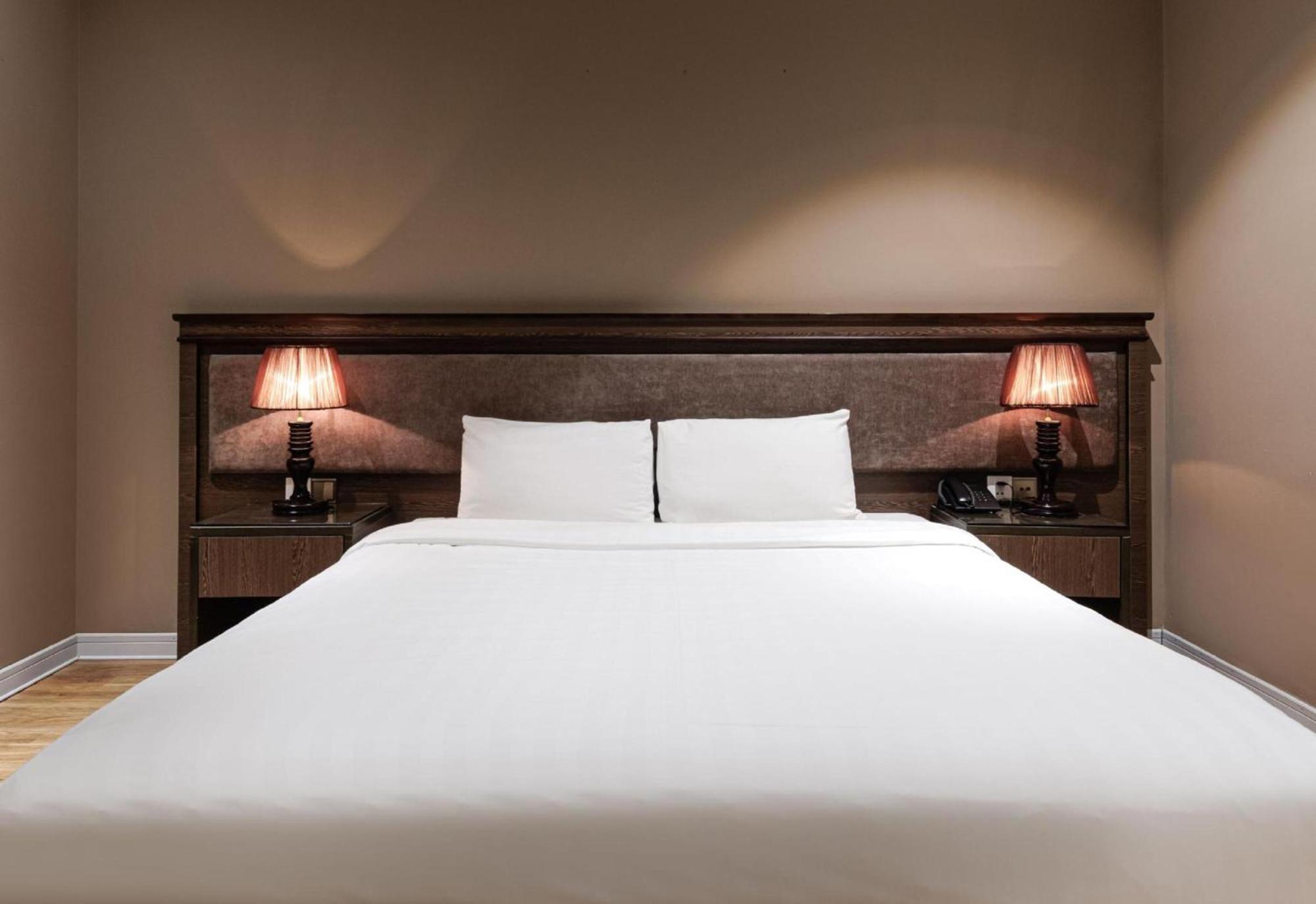 Collection O Le Grand Hanoi Hotel - The Tryst Bagian luar foto